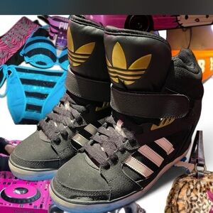 RARE Adidas Wedge sneakers Black and Gold High-Tops with White Stripes
